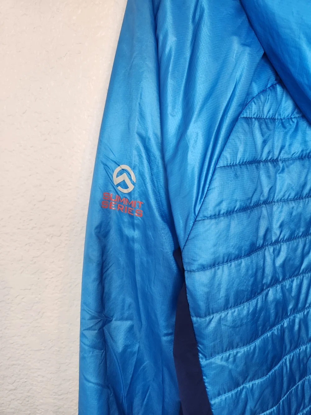 The North Face Men's Summit Series Jacket Size M Electric blue